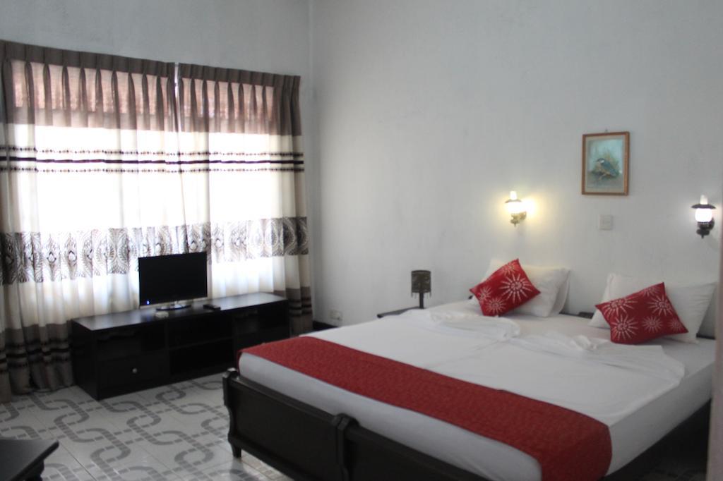 Hotel Thai Lanka Hikkaduwa Esterno foto