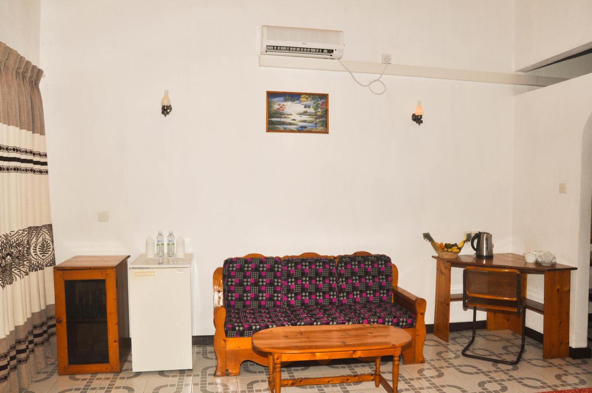 Hotel Thai Lanka Hikkaduwa Esterno foto