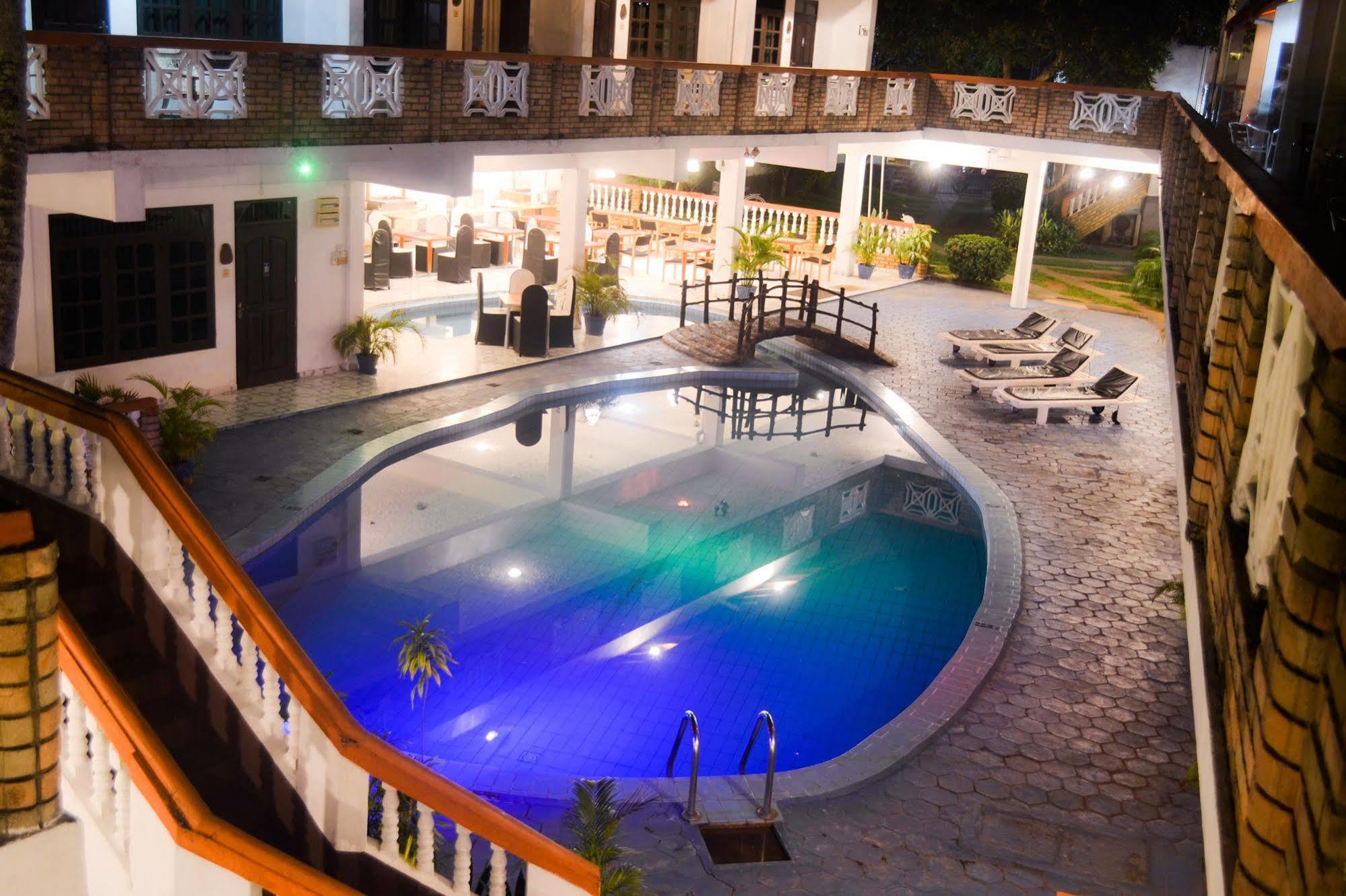 Hotel Thai Lanka Hikkaduwa Esterno foto