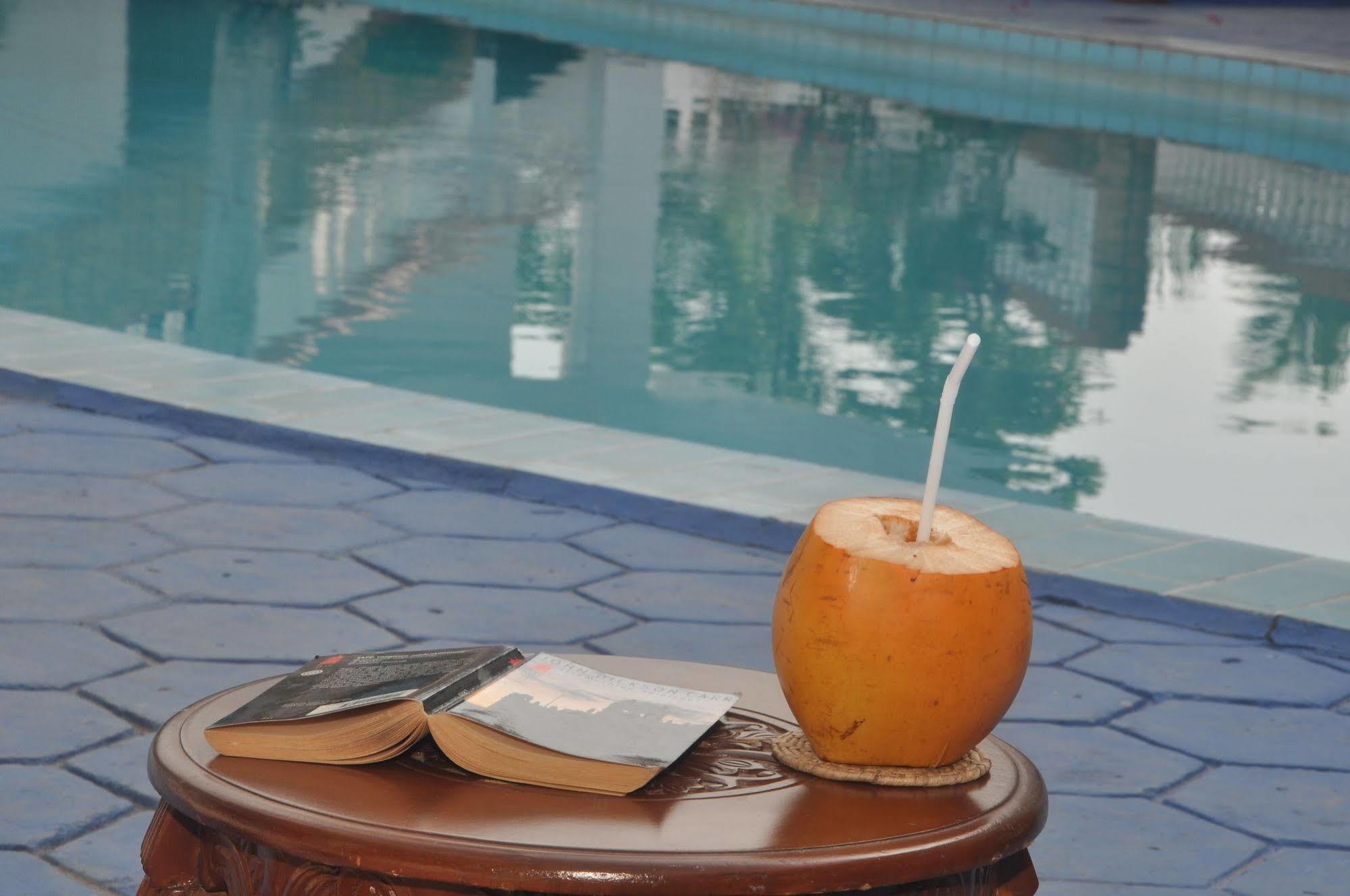 Hotel Thai Lanka Hikkaduwa Esterno foto